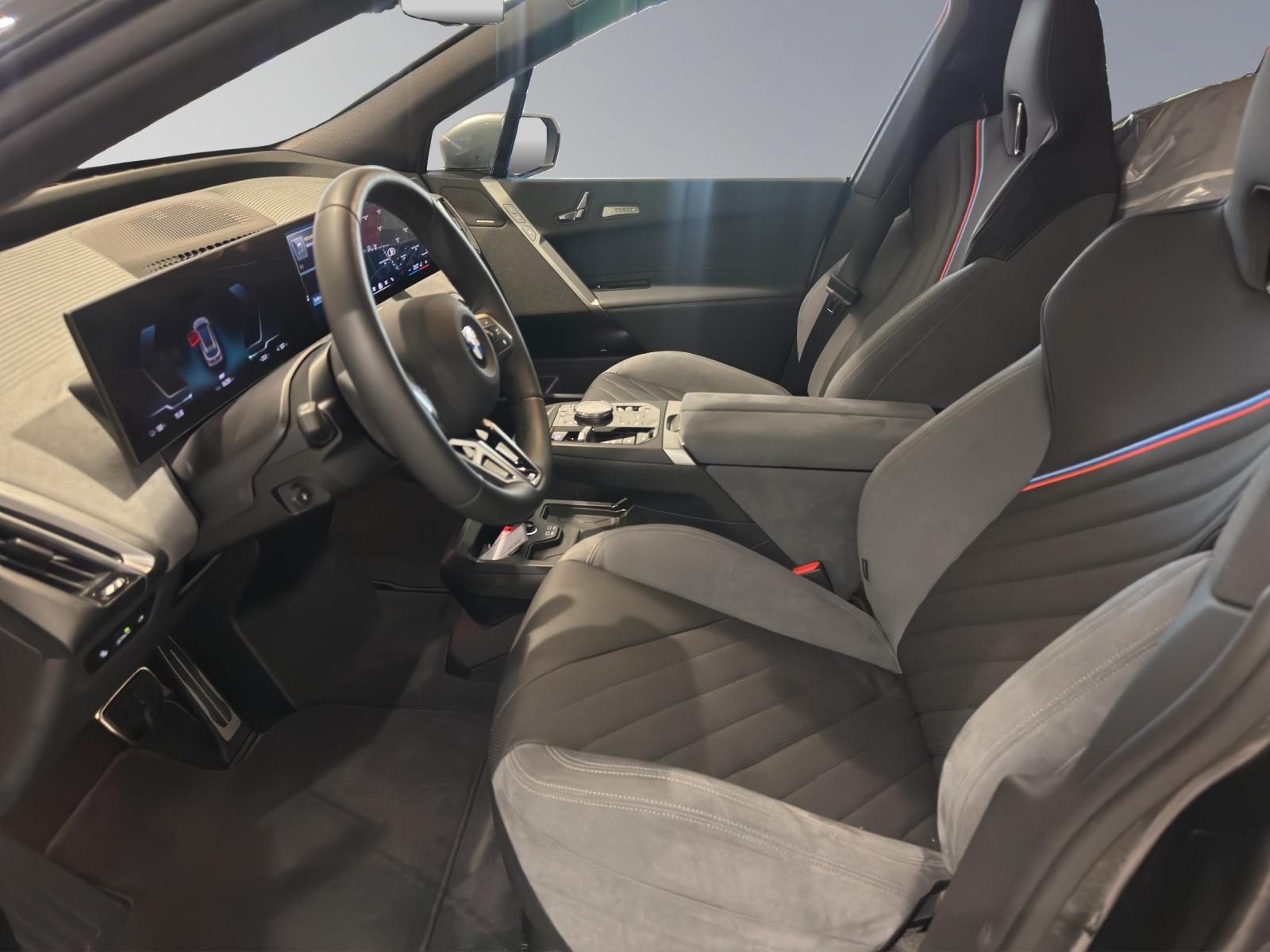 BMW iX xDrive60-image-5