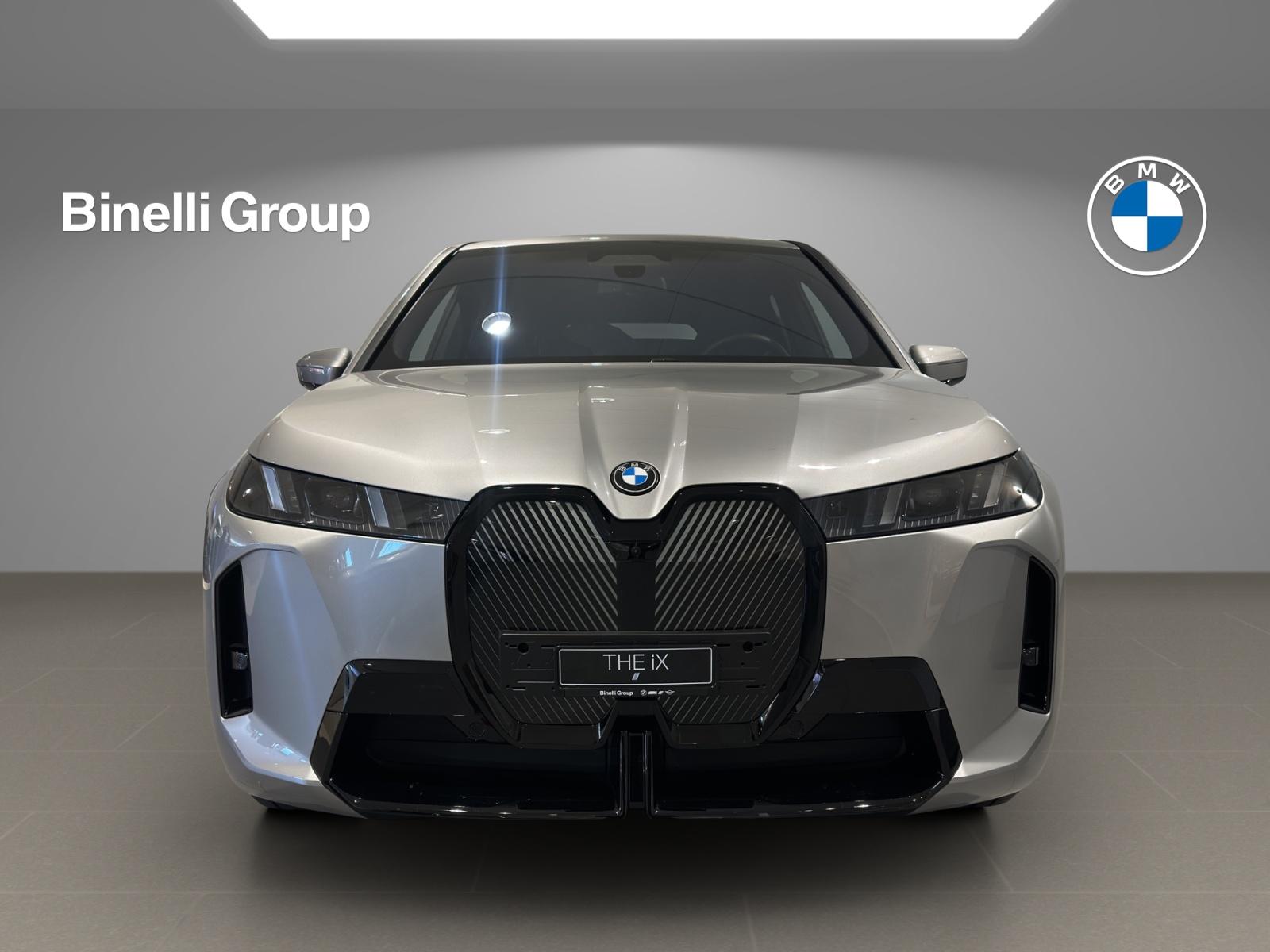 BMW iX xDrive60-image-0