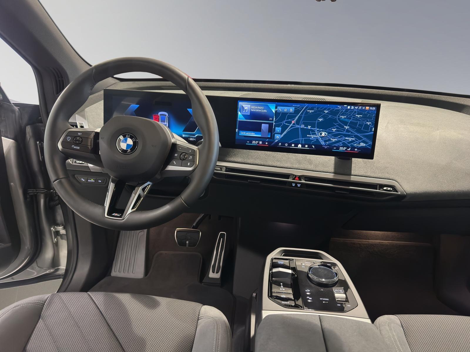 BMW iX xDrive60-image-8