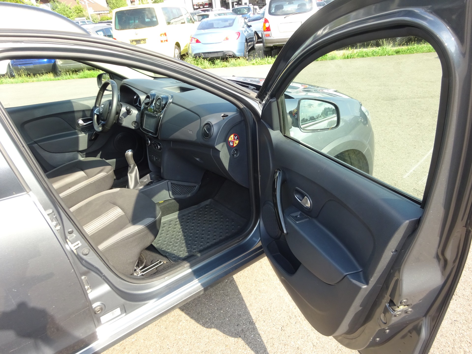 DACIA Sandero TCe 90 Stepway Unlimited 2-image-3
