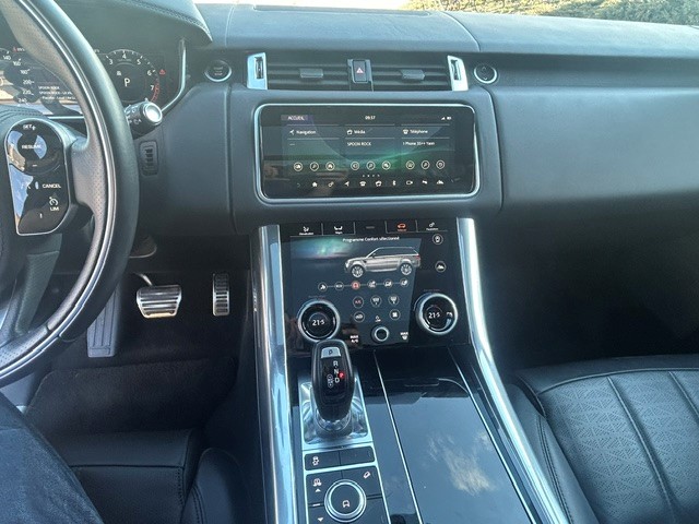 LAND ROVER 3.0 V6 SC Autobiography Dynamic-image-3