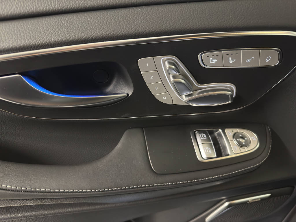 MERCEDES-BENZ V 300 d Exclusive Swiss Edition 4Matic Lang-image-6