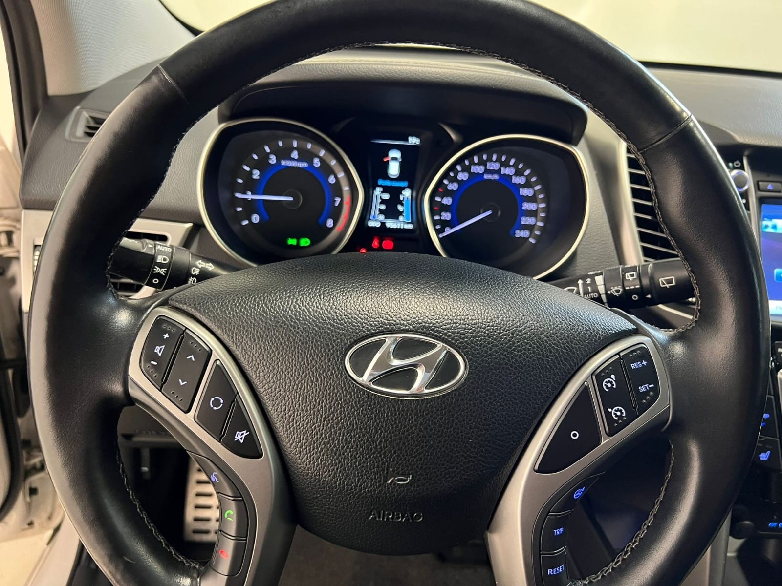HYUNDAI i30 sw 1.6 GDi Go-image-3