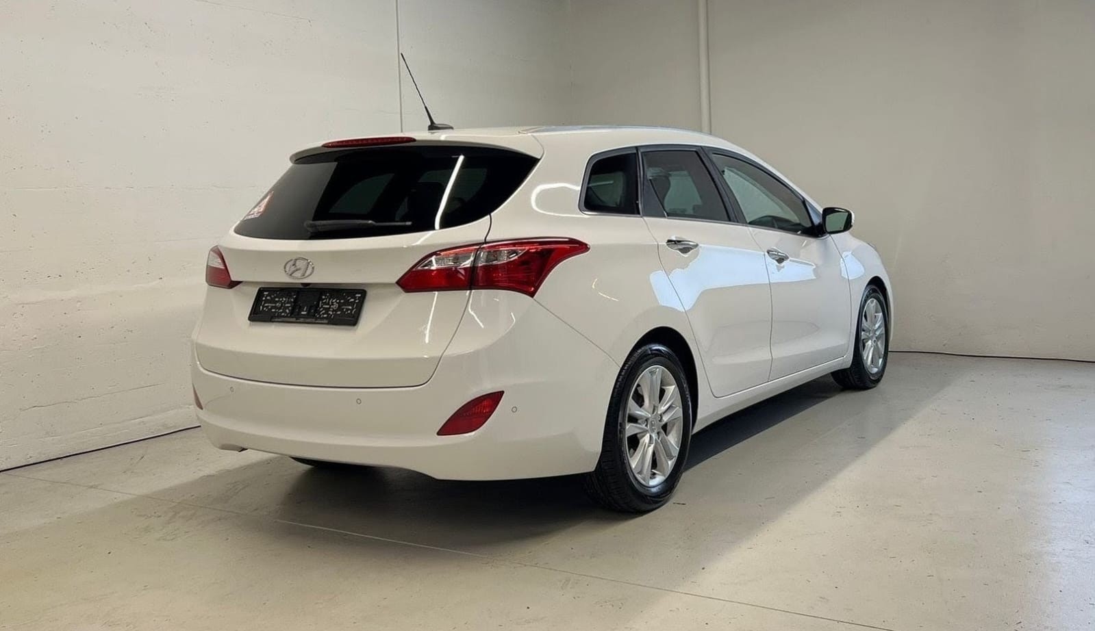 HYUNDAI i30 sw 1.6 GDi Go-image-1