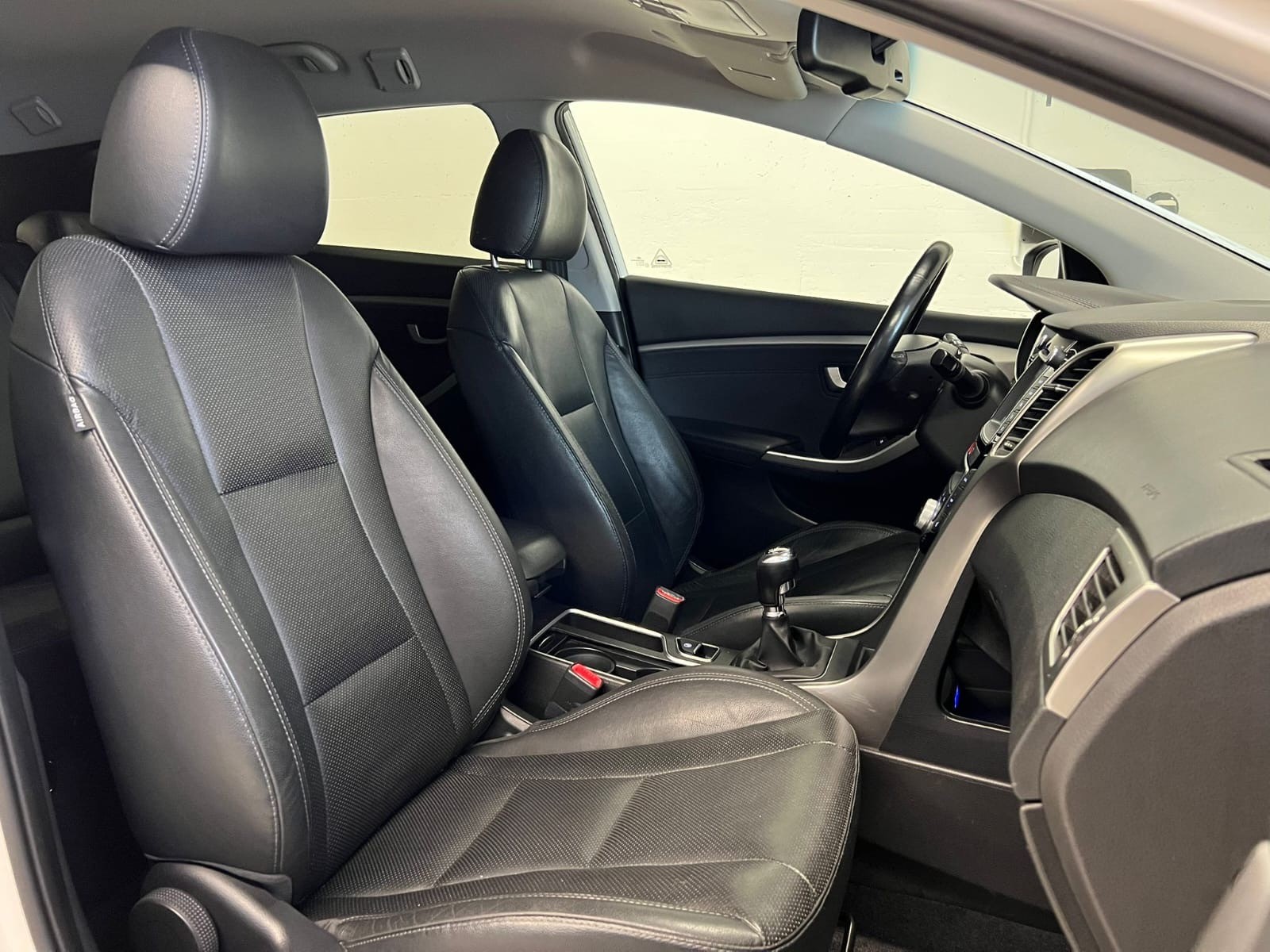 HYUNDAI i30 sw 1.6 GDi Go-image-6