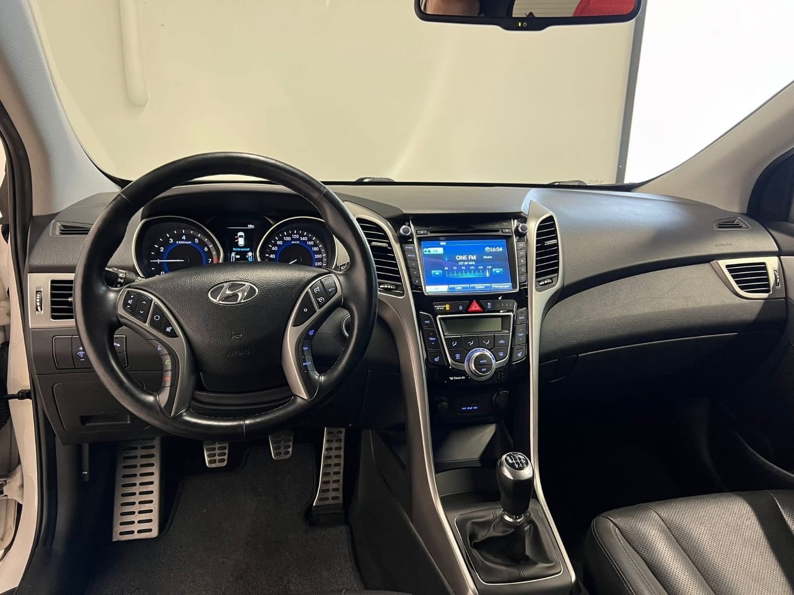 HYUNDAI i30 sw 1.6 GDi Go-image-2