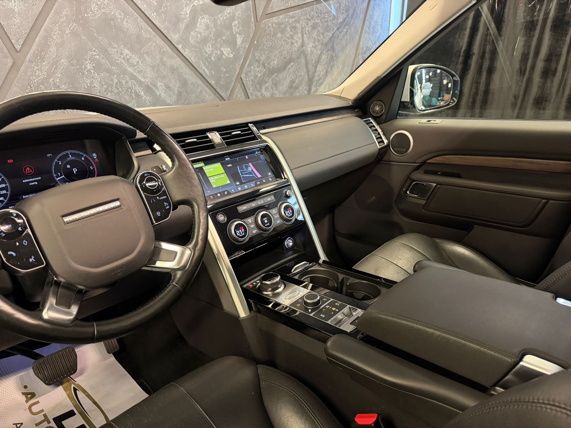 LAND ROVER Discovery 2.0 SD4 HSE Automatic-image-9