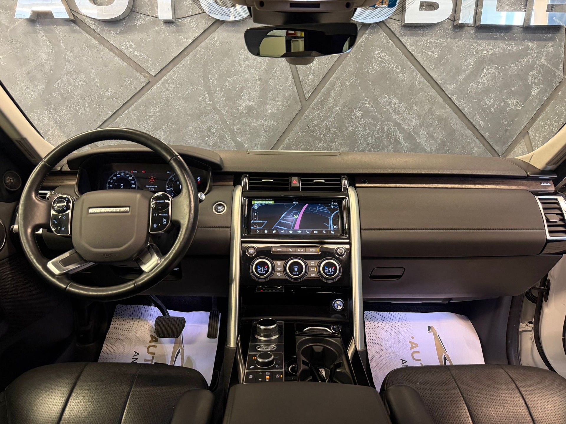 LAND ROVER Discovery 2.0 SD4 HSE Automatic-image-8