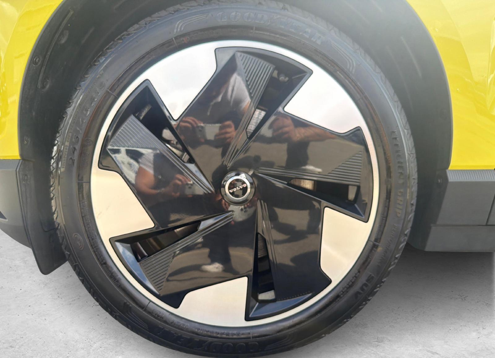 VOLVO EX30 E60 Plus-image-13