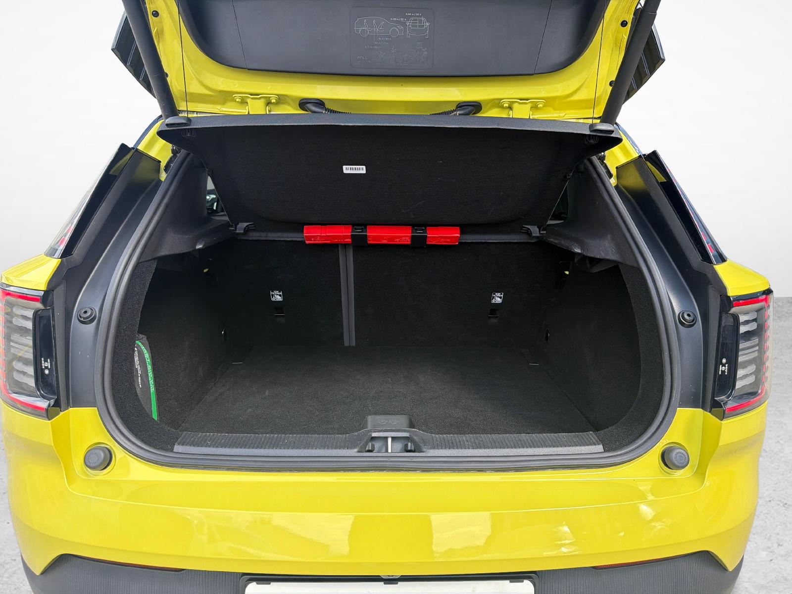 VOLVO EX30 E60 Plus-image-11