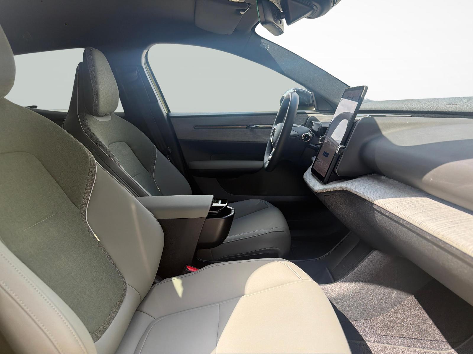 VOLVO EX30 E60 Plus-image-9