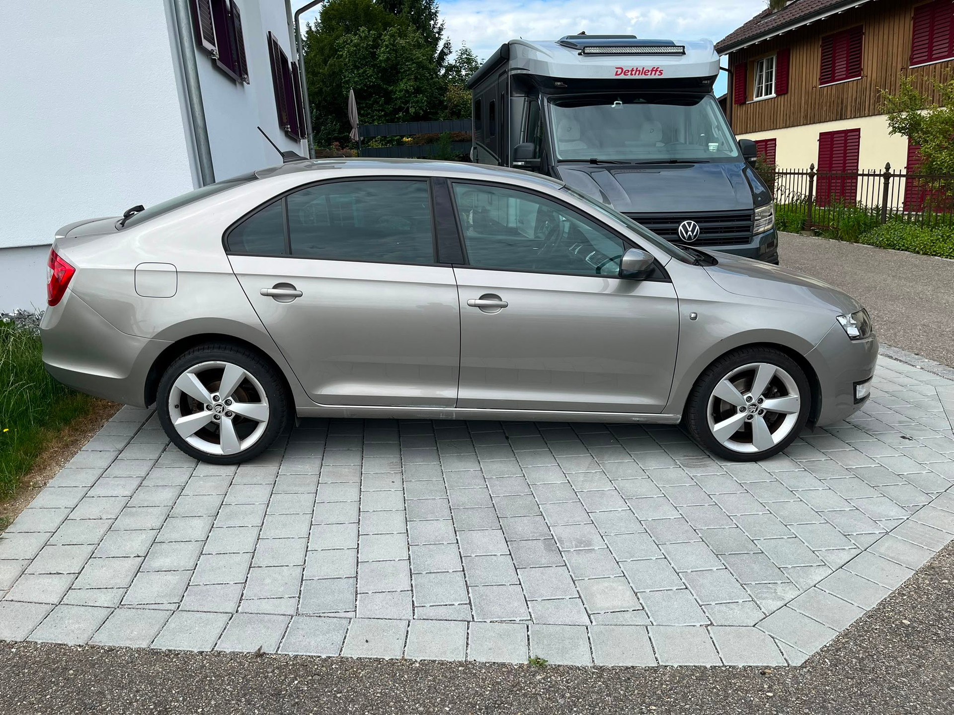 SKODA 1.4 TSI Elegance DSG-image-2