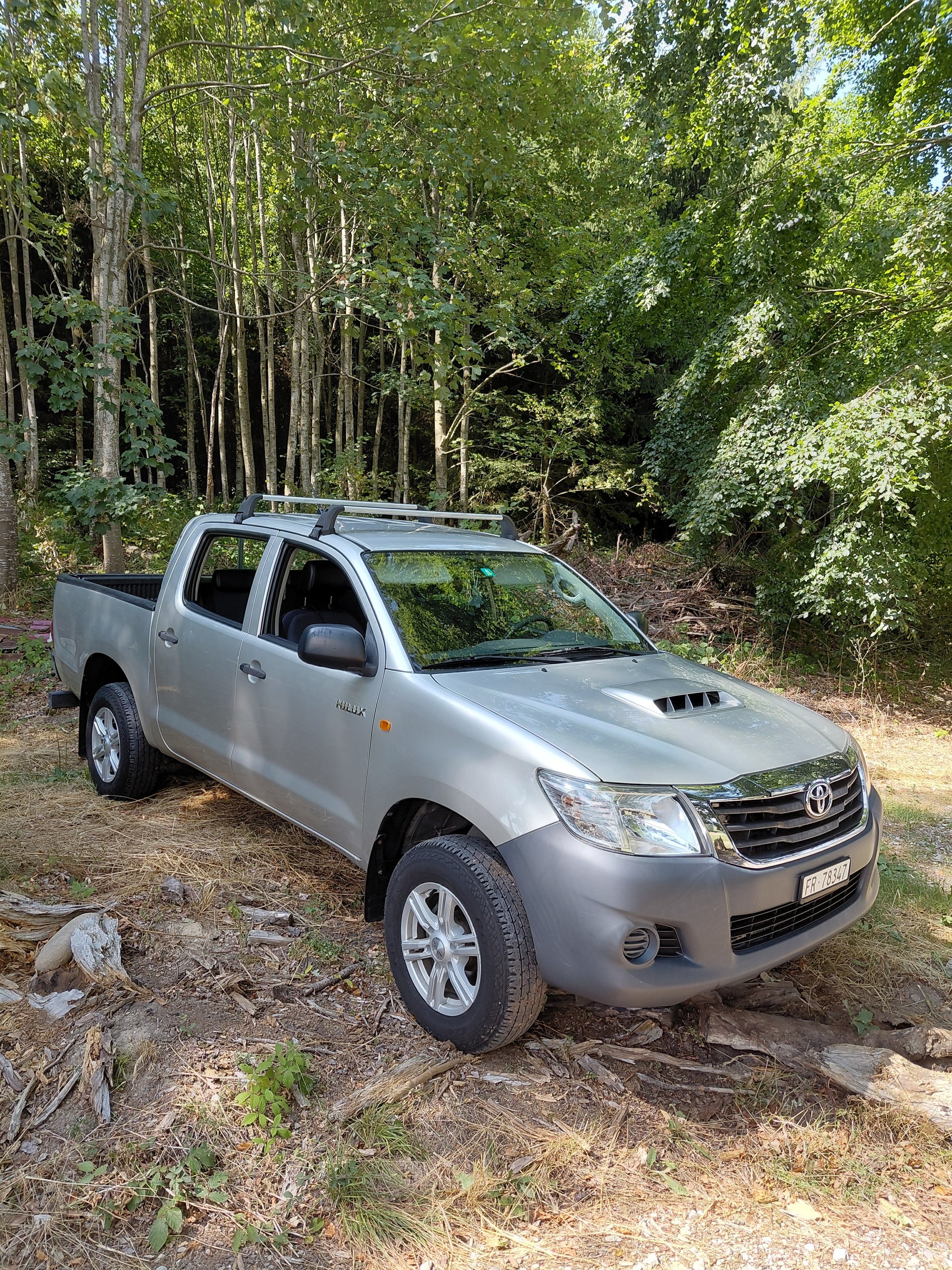 TOYOTA HI-LUX-image-0