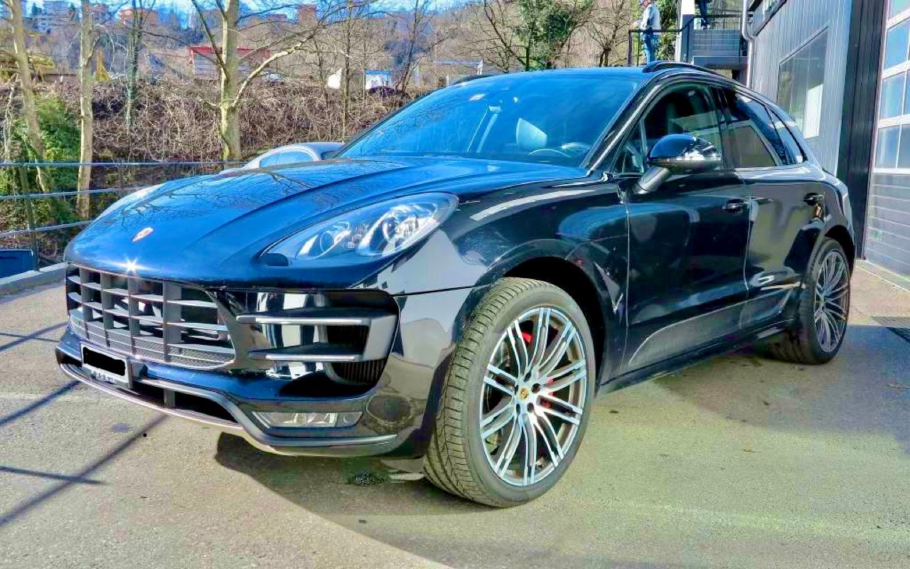 PORSCHE Macan Turbo-image-0