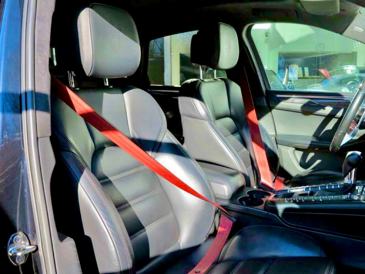 PORSCHE Macan Turbo-image-5