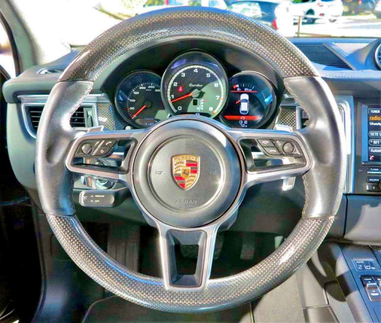 PORSCHE Macan Turbo-image-3