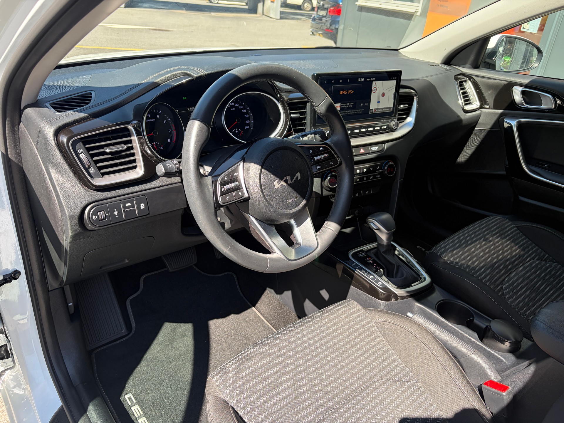 KIA Ceed Sportswagon 1.5 T-GDi Power DCT-image-8