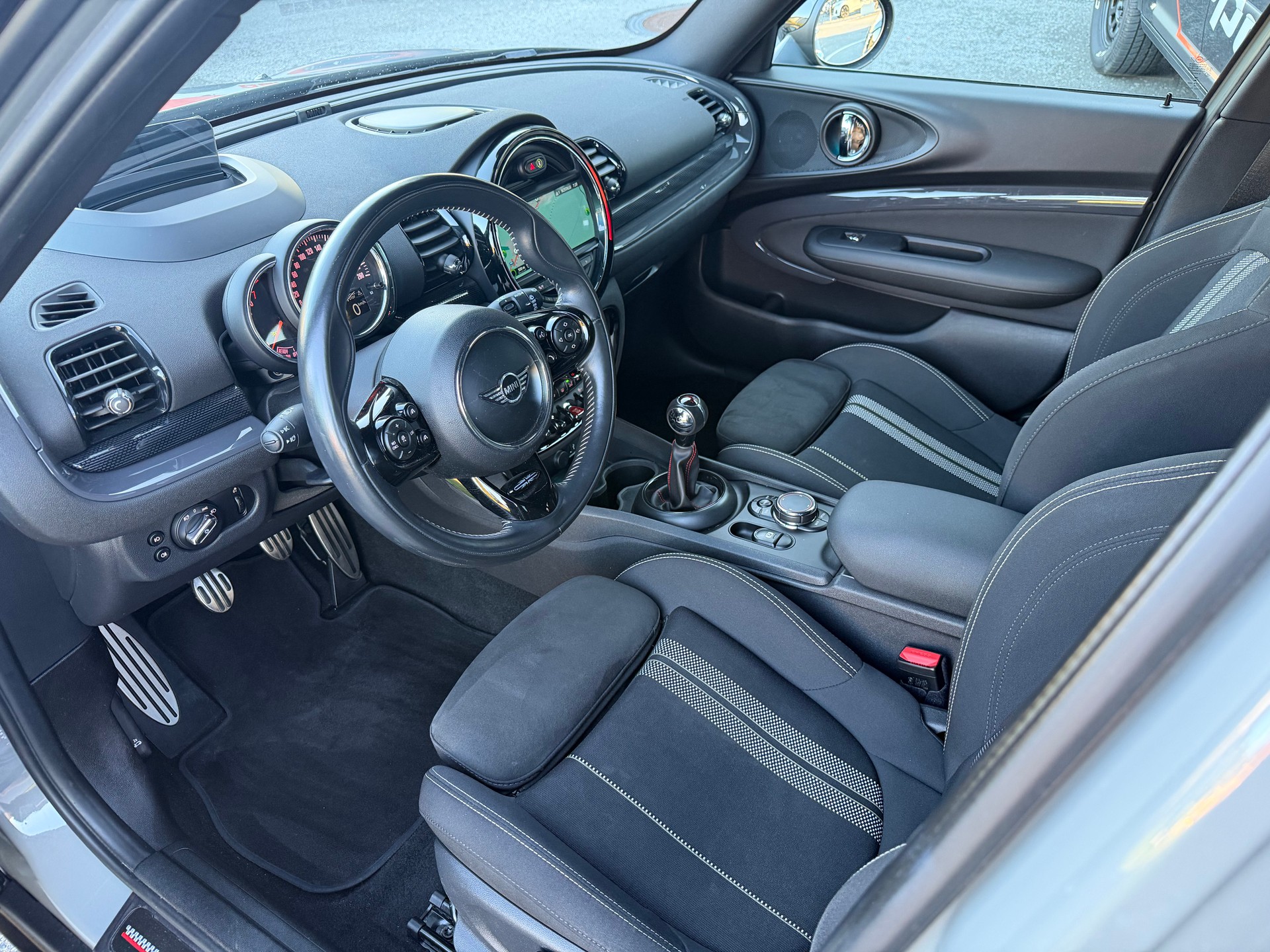 MINI Clubman Cooper S ALL4-image-10