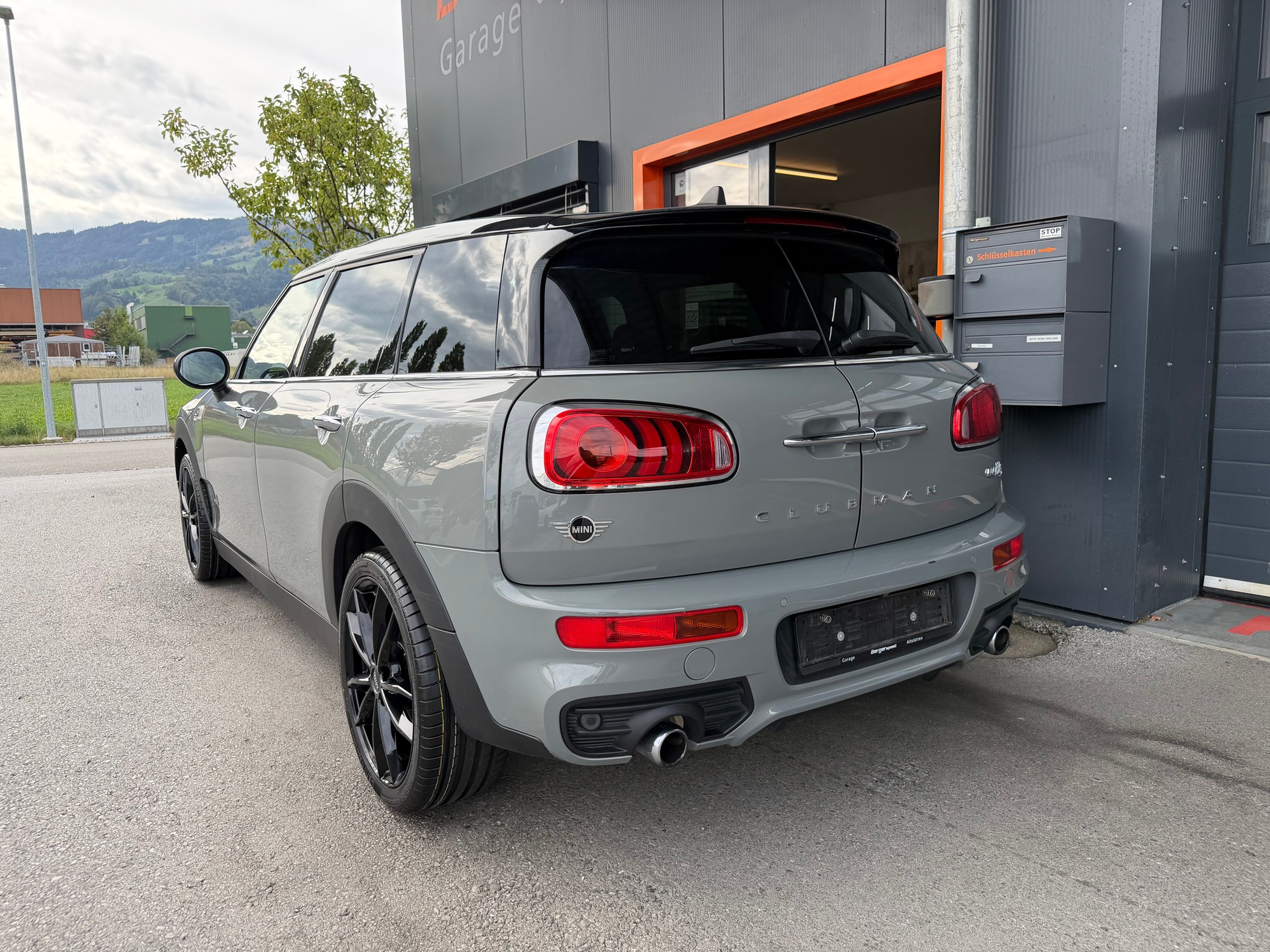 MINI Clubman Cooper S ALL4-image-4