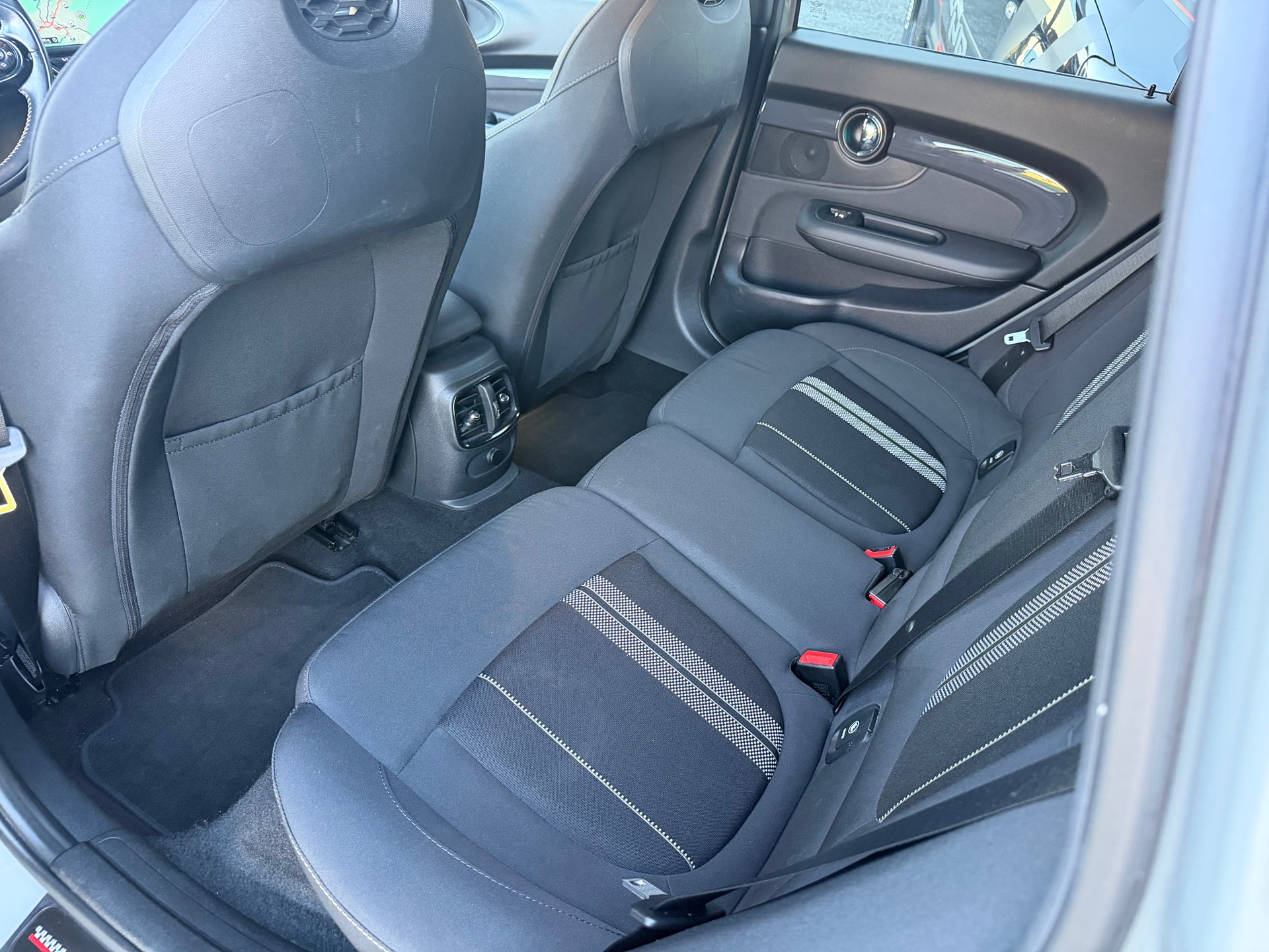MINI Clubman Cooper S ALL4-image-9