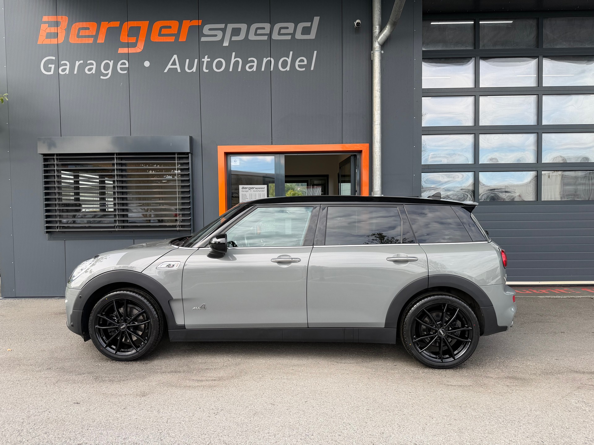 MINI Clubman Cooper S ALL4-image-2