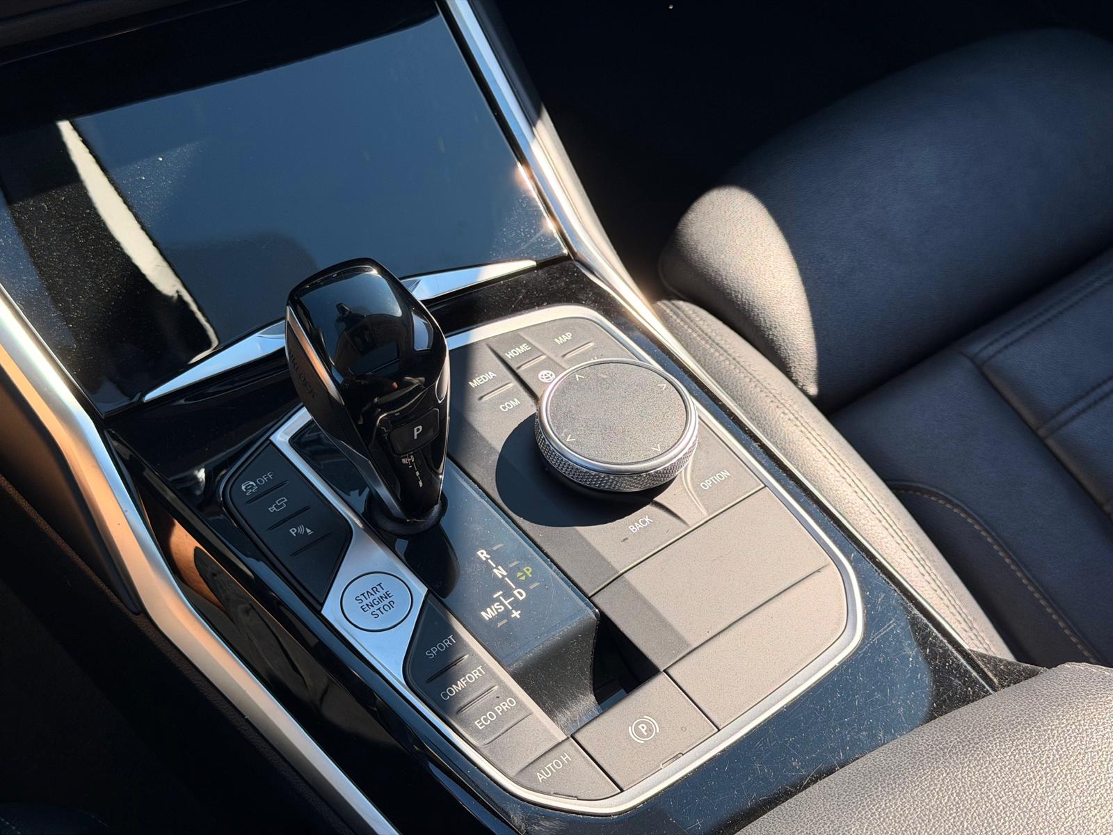 BMW 320d xDrive 48V Touring Luxury Line Steptronic-image-15