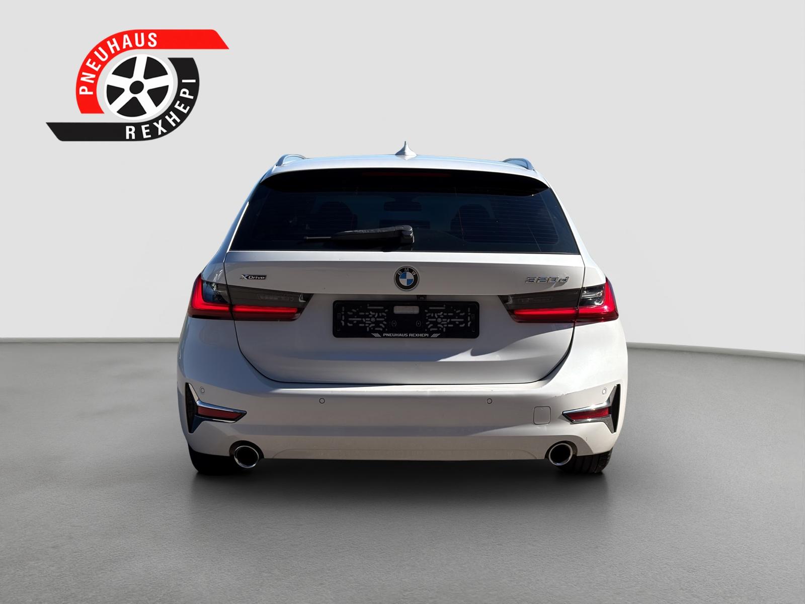 BMW 320d xDrive 48V Touring Luxury Line Steptronic-image-4