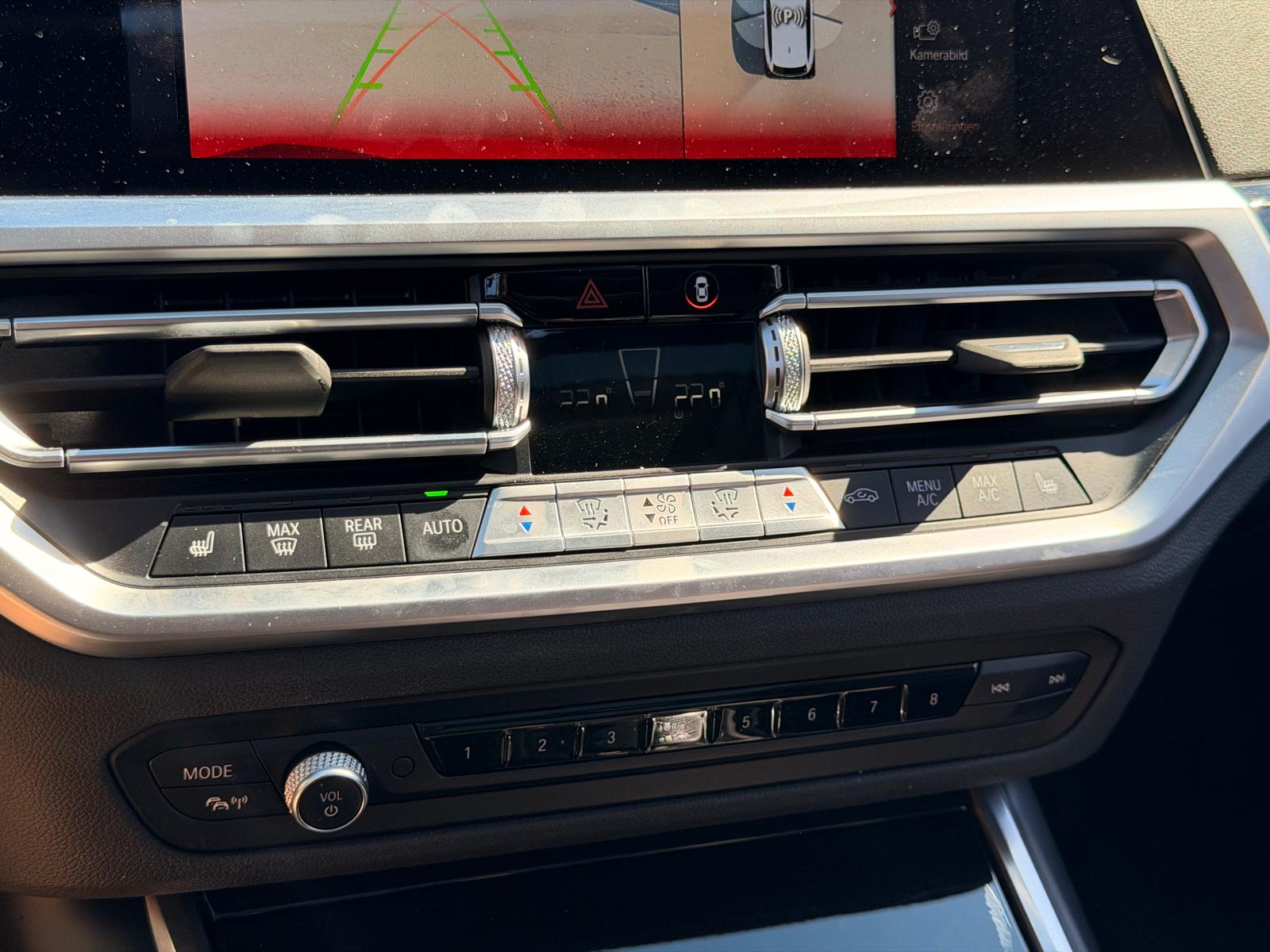 BMW 320d xDrive 48V Touring Luxury Line Steptronic-image-14