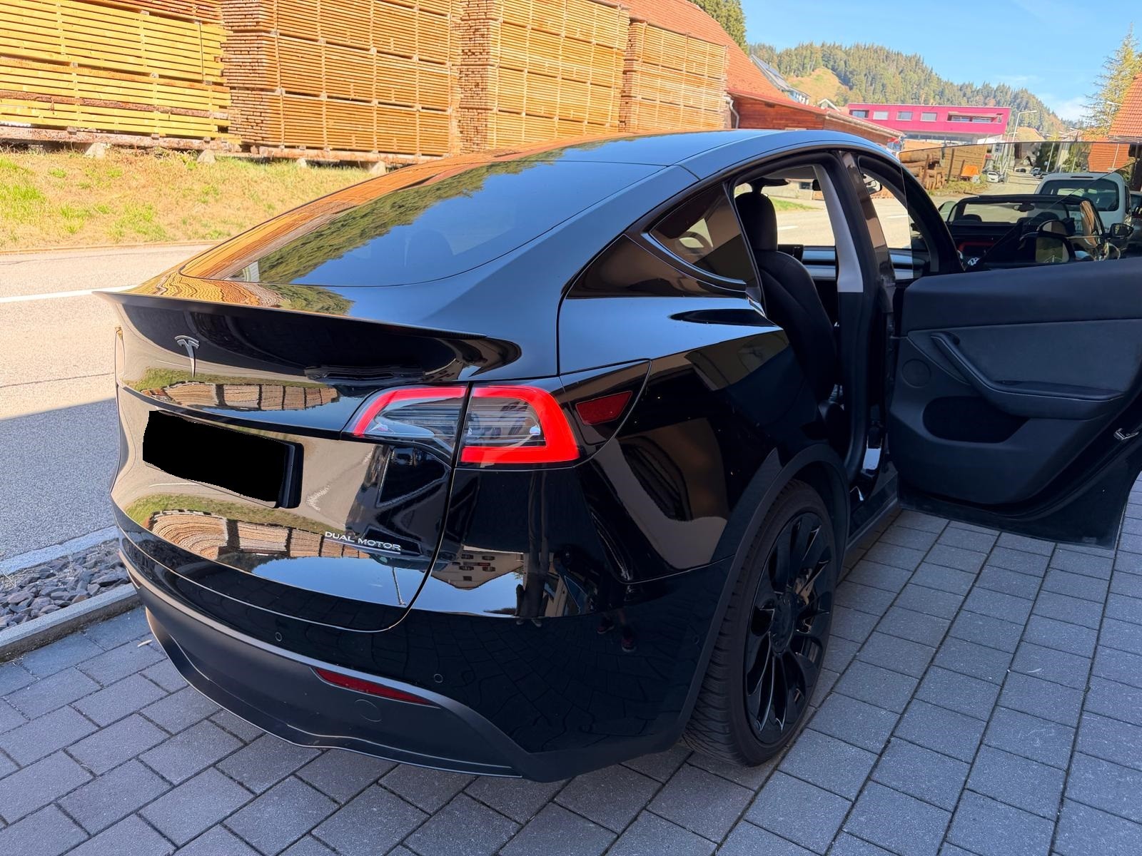 TESLA Model Y Performance AWD đ„-image-9