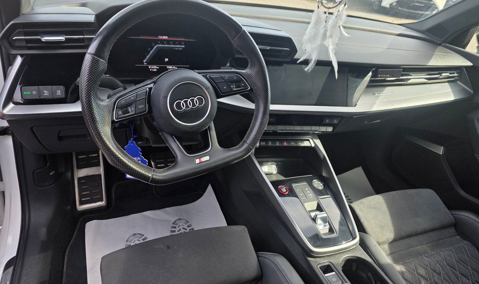 AUDI S3 Sportback 2.0 TFSI quattro S-tronic-image-6