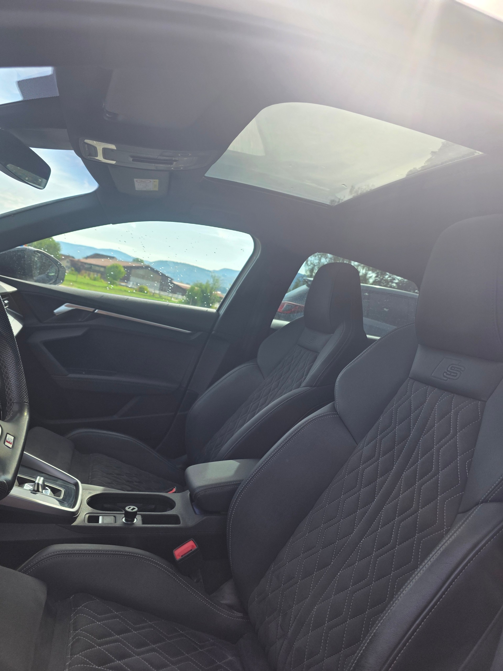 AUDI S3 Sportback 2.0 TFSI quattro S-tronic-image-7