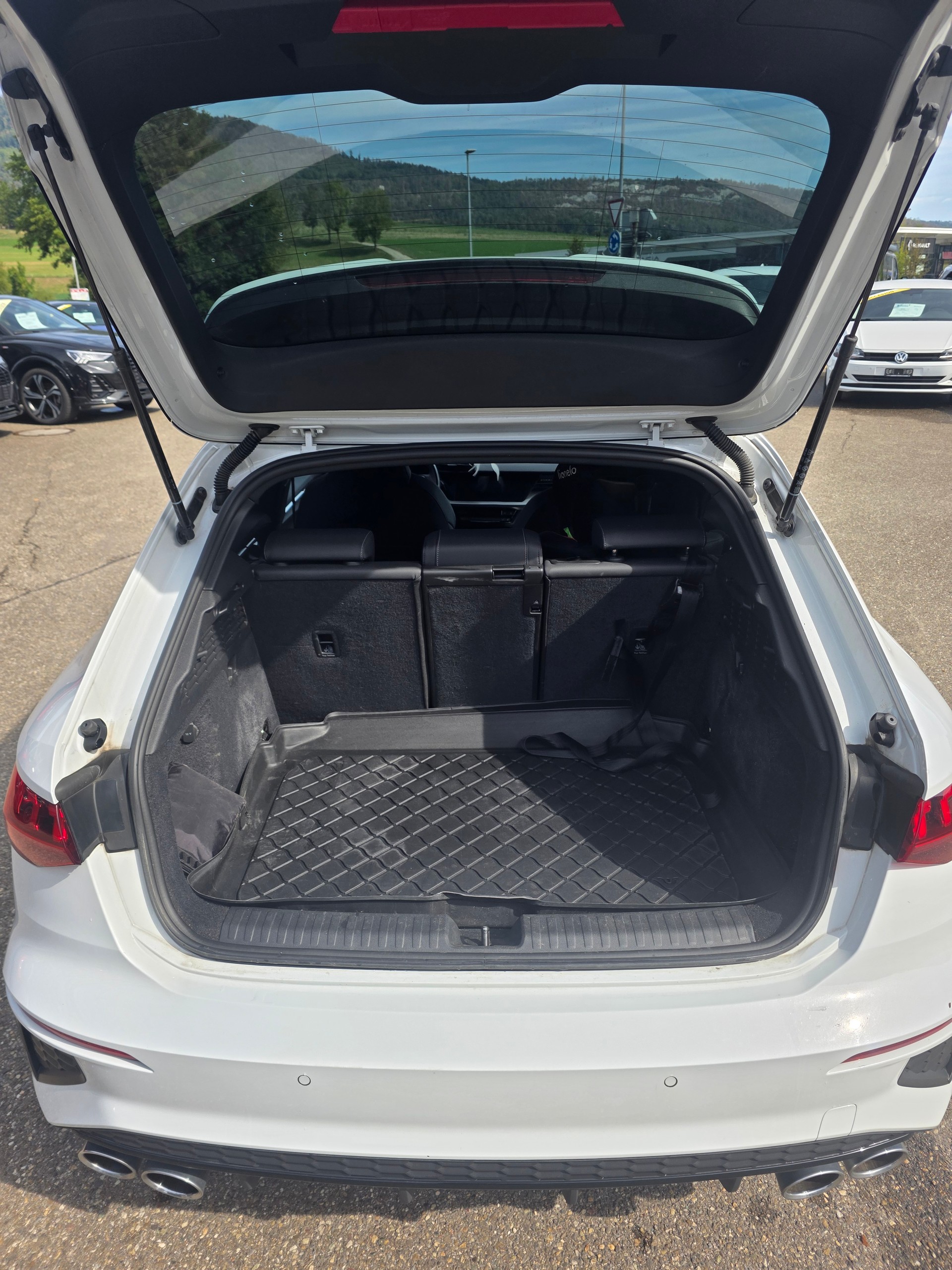 AUDI S3 Sportback 2.0 TFSI quattro S-tronic-image-5