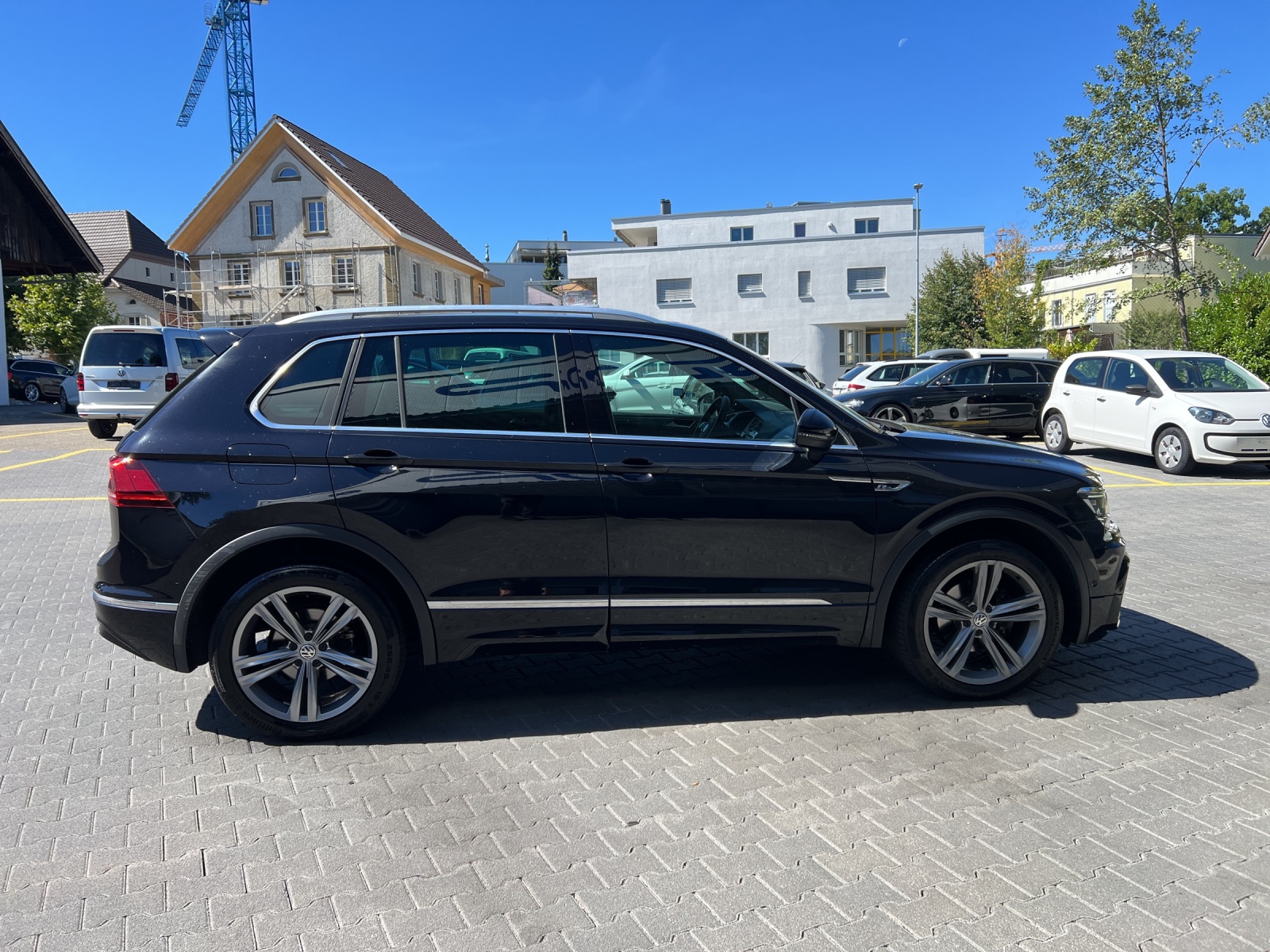 VW Tiguan 2.0 TDI SCR Highline4Motion DSG-image-4