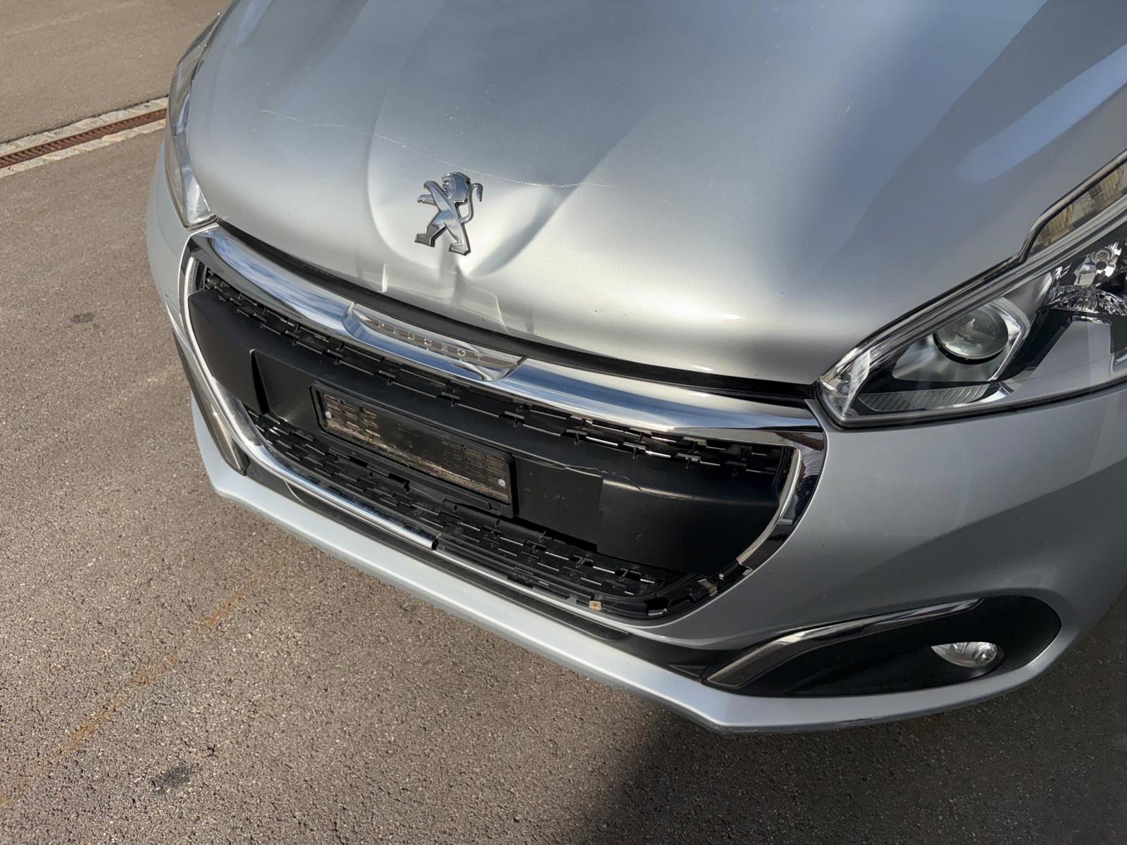 PEUGEOT 208 1.2 Allure-image-3