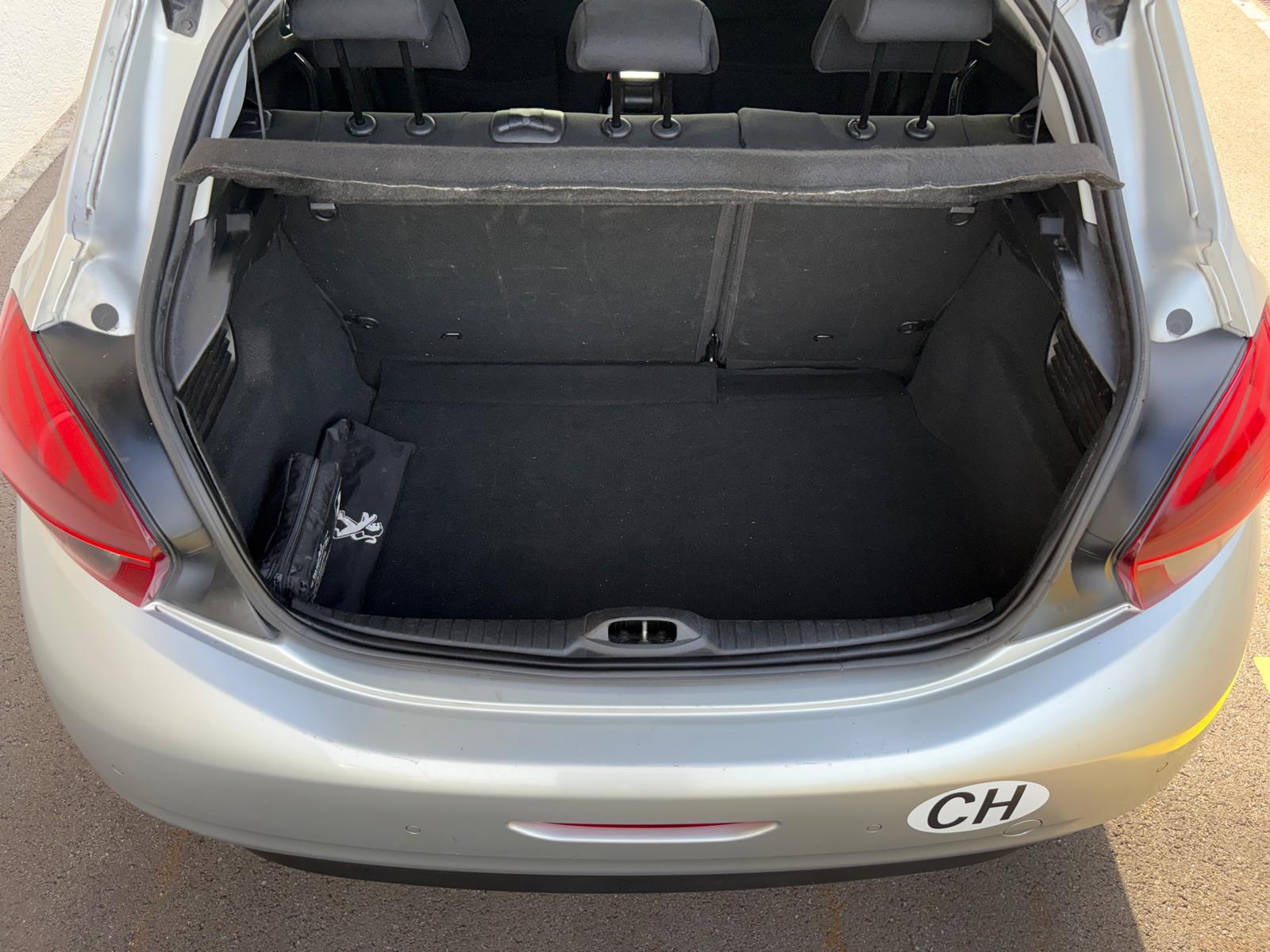 PEUGEOT 208 1.2 Allure-image-13