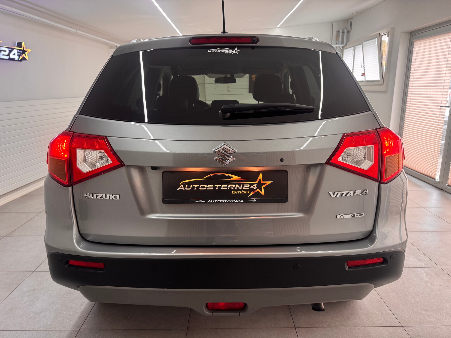 SUZUKI Vitara 1.4 4x4 Boosterjet Sergio Cellano Top Automati*CH-Fahrzeug*-image-3