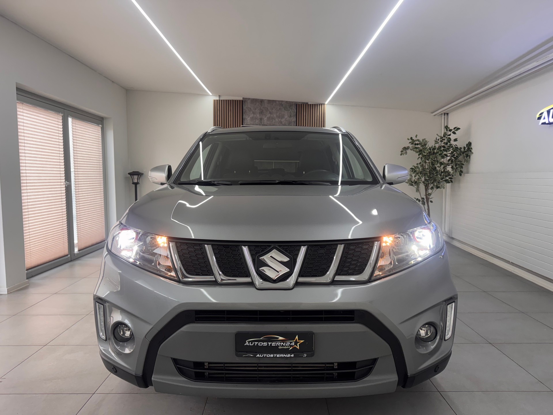 SUZUKI Vitara 1.4 4x4 Boosterjet Sergio Cellano Top Automati*CH-Fahrzeug*-image-2