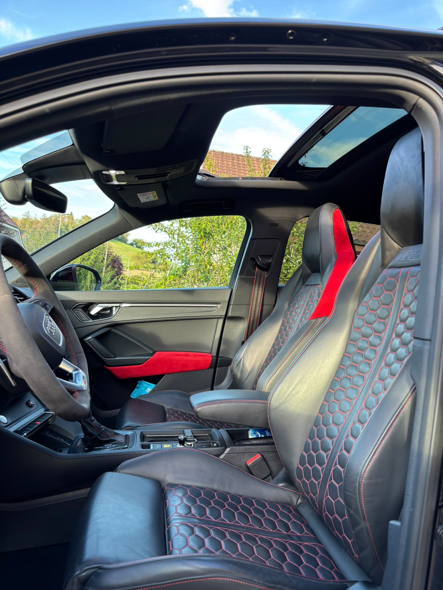 AUDI RS Q3 Sportback quattro S tronic-image-8