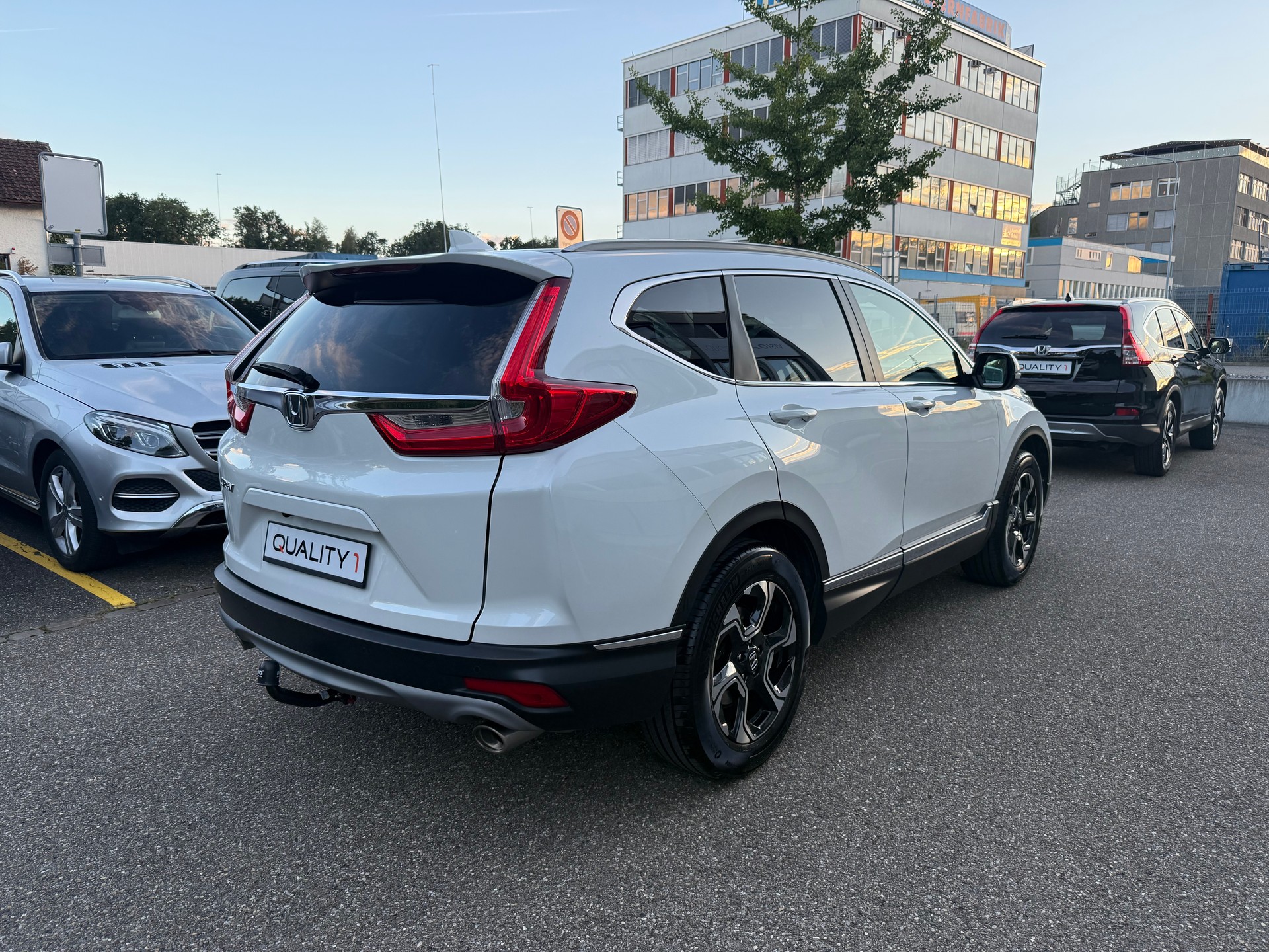 HONDA CR-V 1.5 i-VTEC Lifestyle 4WD Automatic-image-5
