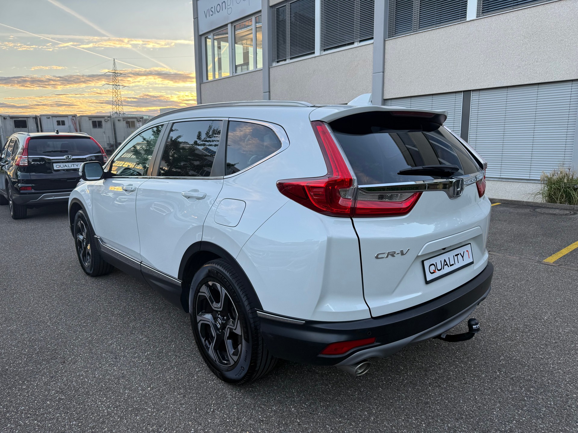 HONDA CR-V 1.5 i-VTEC Lifestyle 4WD Automatic-image-3