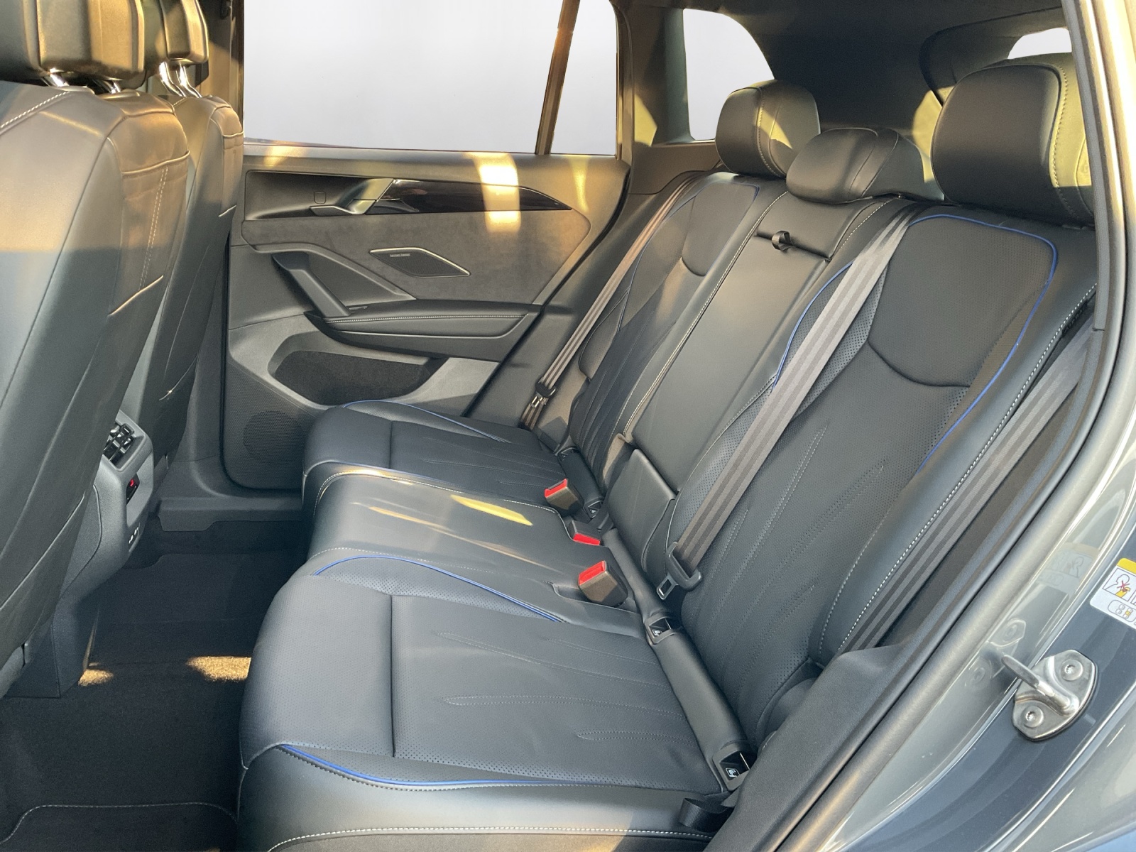 VW Tiguan 2.0 TSI DSG R-Line United 4Motion-image-10