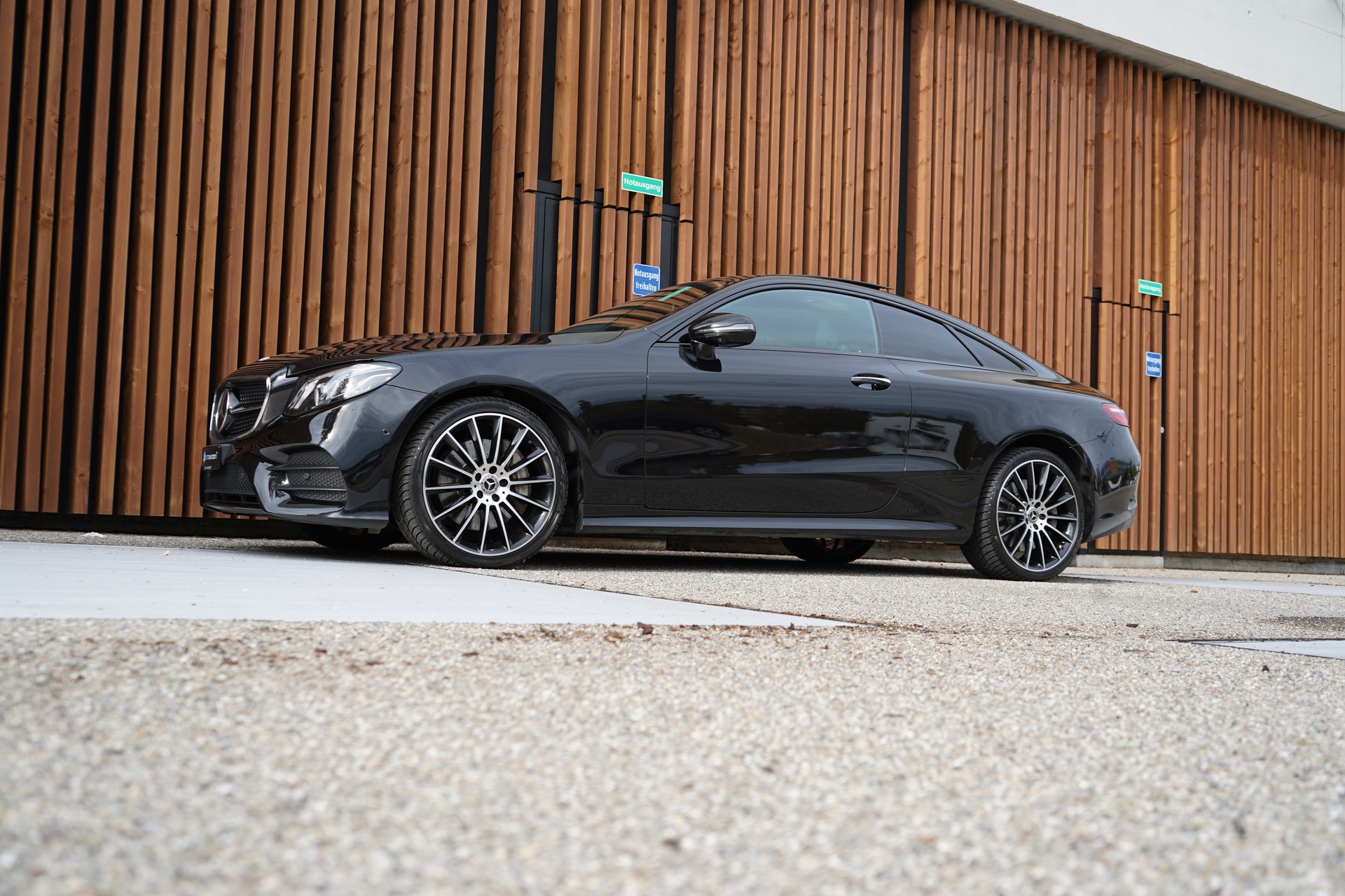 MERCEDES-BENZ E 450 COUPÉ AMG LINE BLACK 4 MATIC 9G-TRONIC l 367 PS-image-9