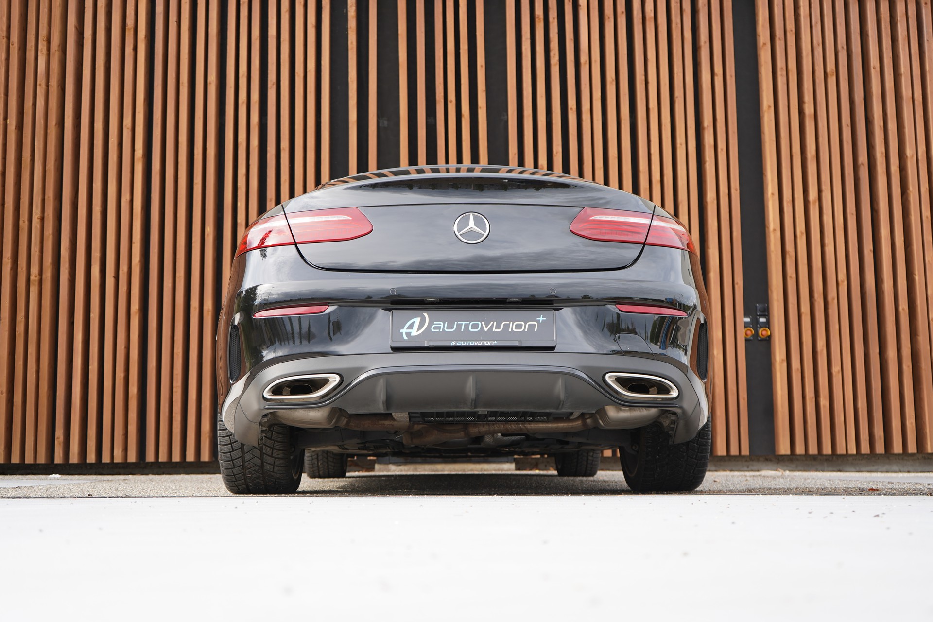 MERCEDES-BENZ E 450 COUPÉ AMG LINE BLACK 4 MATIC 9G-TRONIC l 367 PS-image-15