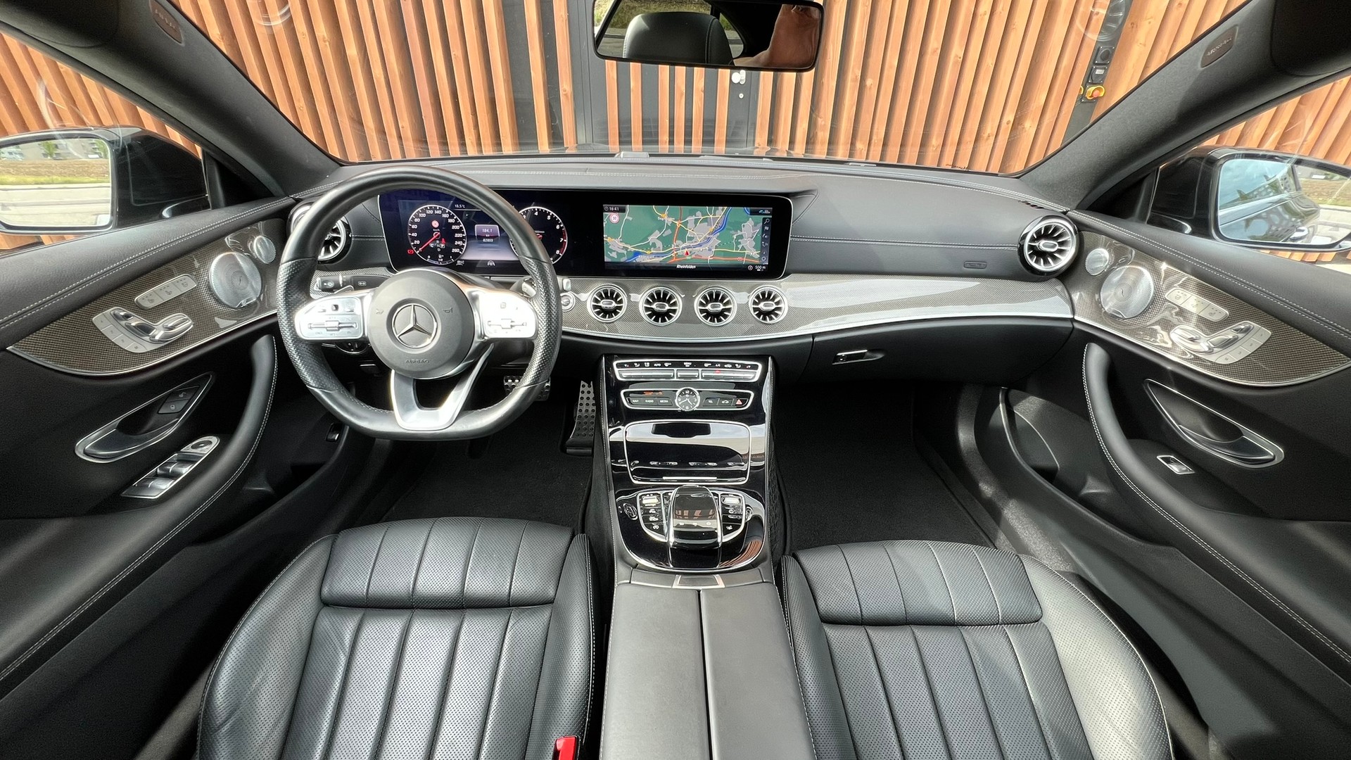MERCEDES-BENZ E 450 COUPÉ AMG LINE BLACK 4 MATIC 9G-TRONIC l 367 PS-image-18