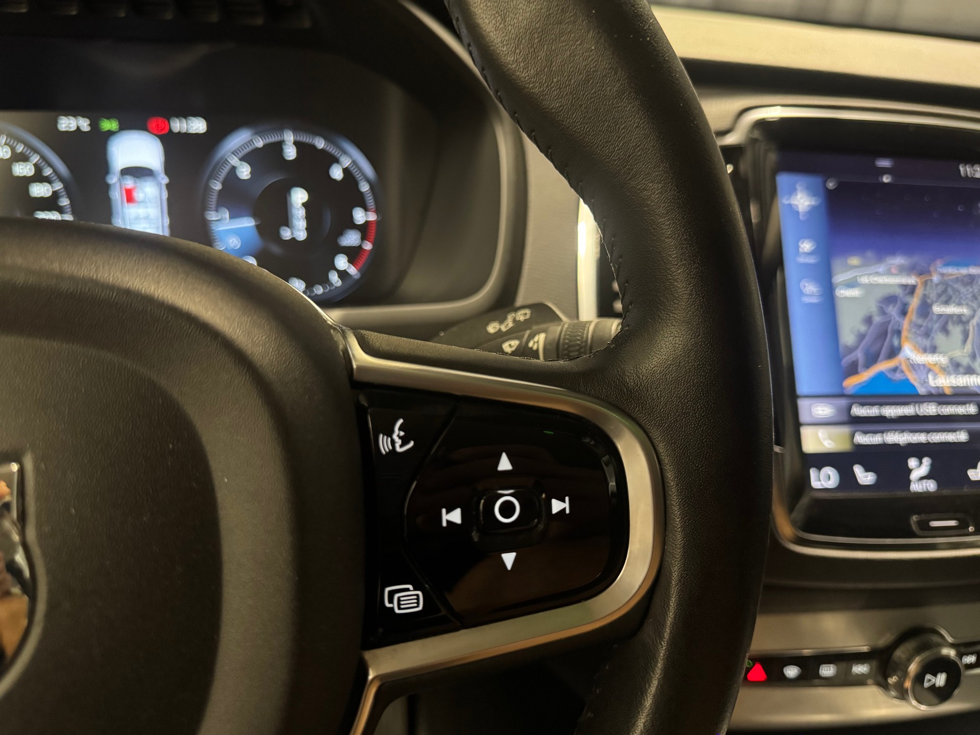 VOLVO XC90 7 Pl. D5 AWD Momentum Geartronic (17)-image-12