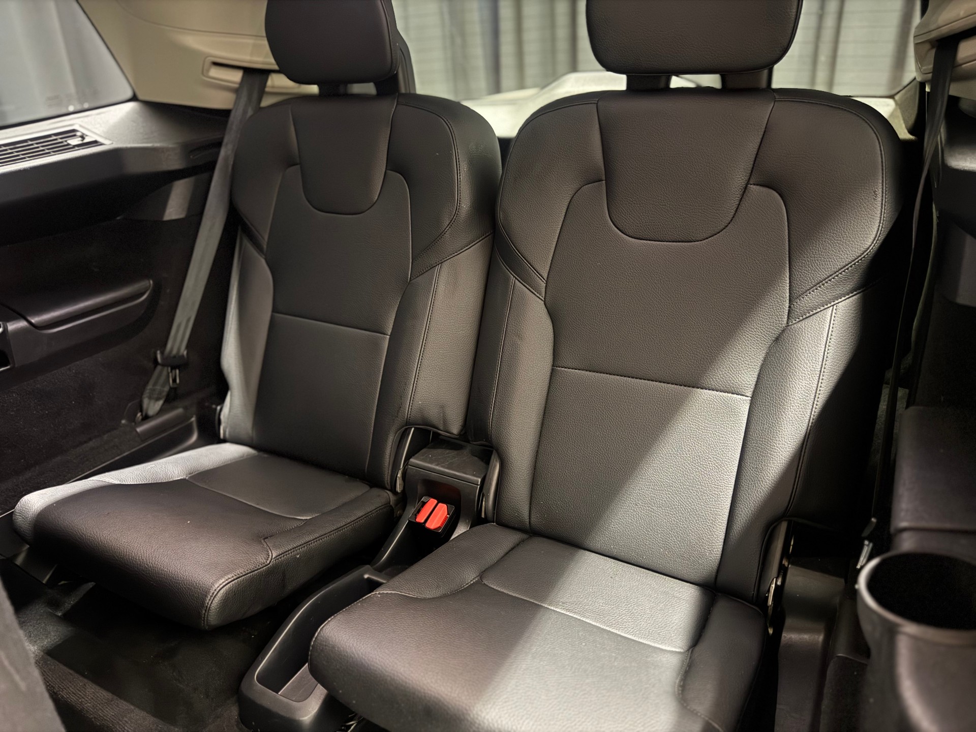 VOLVO XC90 7 Pl. D5 AWD Momentum Geartronic (17)-image-8