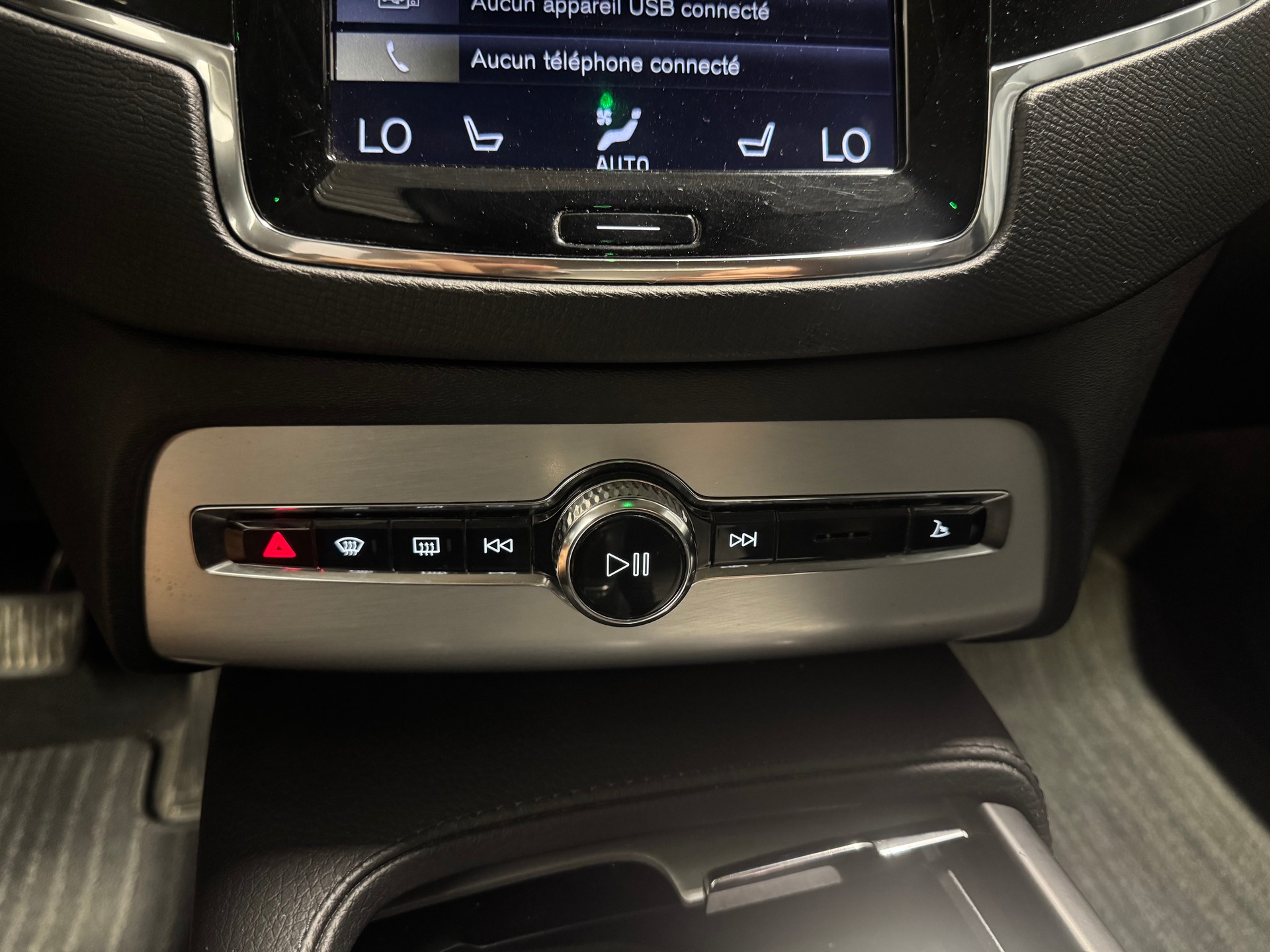 VOLVO XC90 7 Pl. D5 AWD Momentum Geartronic (17)-image-15