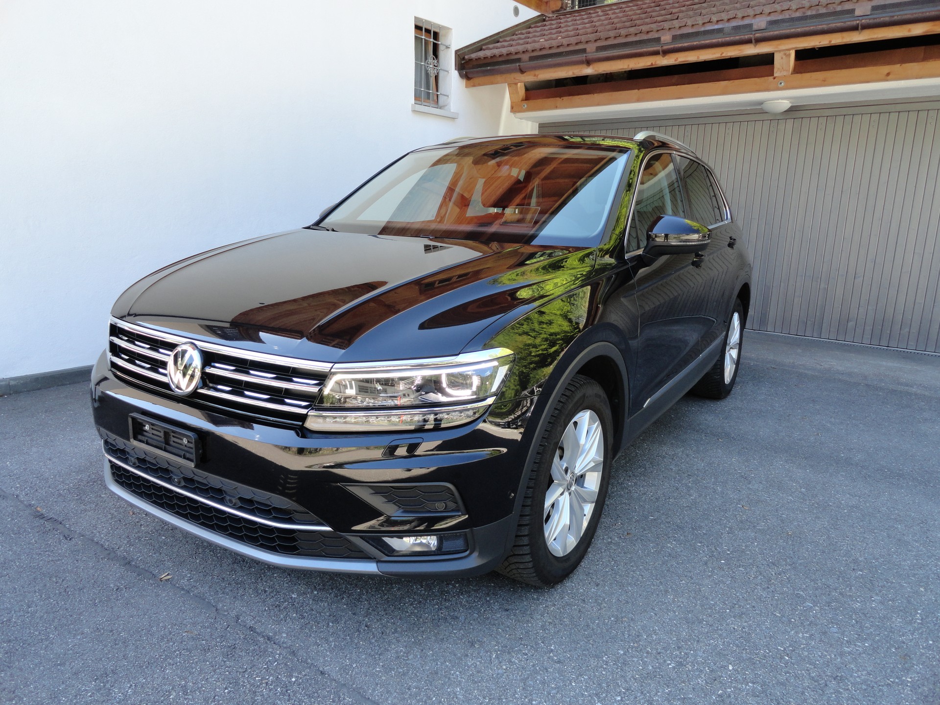 VW Tiguan 2.0 TDI SCR Highline 4Motion DSG-image-0
