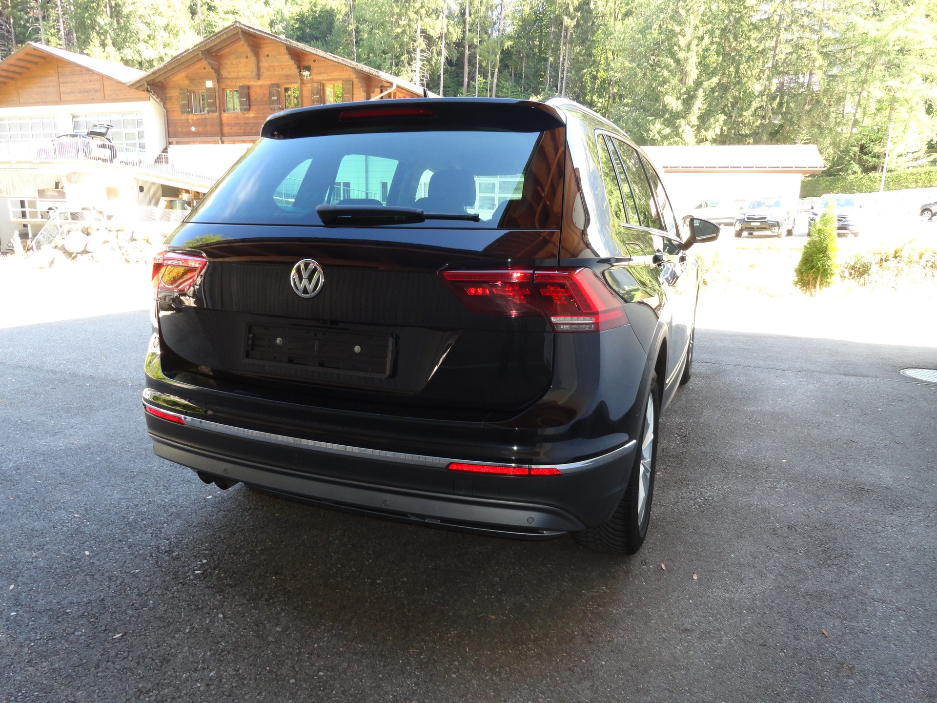 VW Tiguan 2.0 TDI SCR Highline 4Motion DSG-image-3