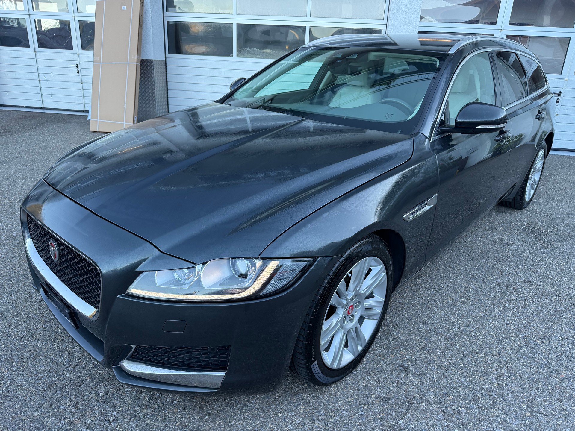 JAGUAR XF Sportbrake 25d Portfolio AWD Automatic-image-0